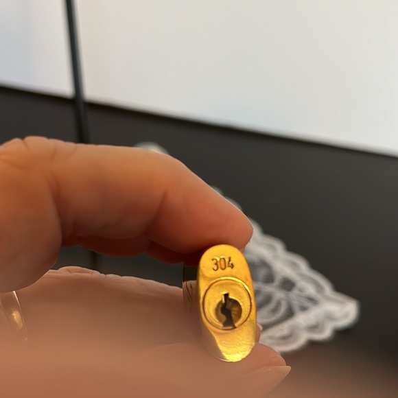 Louis Vuitton Lock and Key # 304 - Picture 6 of 6